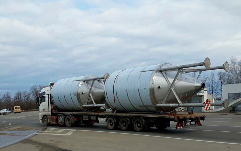 транспортировка-емкостей-для-сыпучих-смесей-из-нержавеющей-стали-для-Geberit